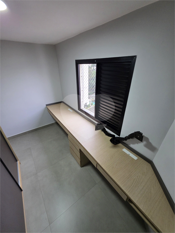 Apartamento Reformado à Venda em Andar Alto – 2 Dorms, 1 Suíte, 1 vaga  e Cozinha Planejada