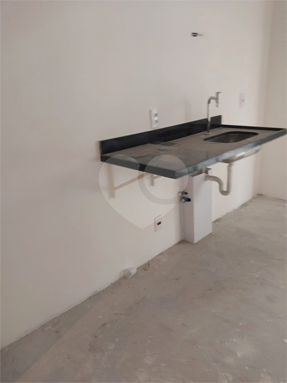 ESTÚDIO DE 33 M² A 500 METROS DO METRO ALTO DO IPIRANGA - PREÇO EXCEPCIONAL 
