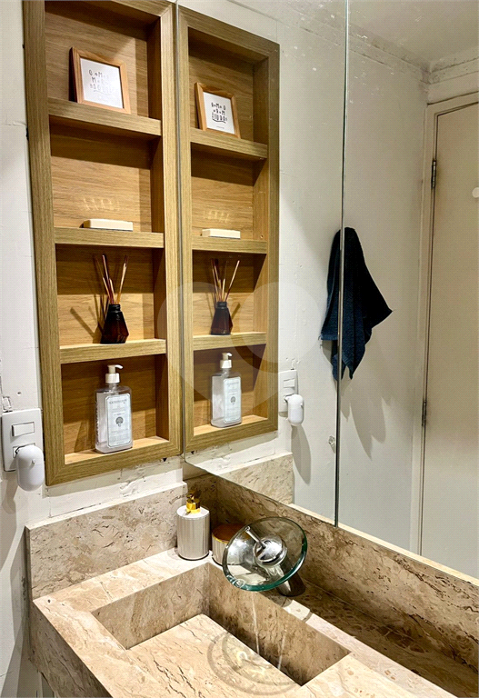 Vende-se Apartamento à venda na Avenida Mazzei, com 50m² -2 dormitórios, sacada  com 01 vaga de garagem.