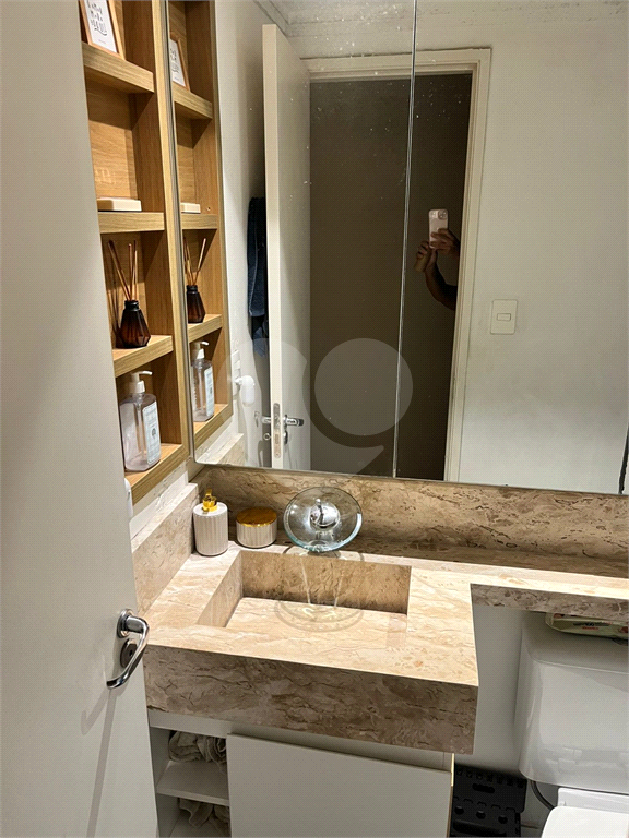Vende-se Apartamento à venda na Avenida Mazzei, com 50m² -2 dormitórios, sacada  com 01 vaga de garagem.