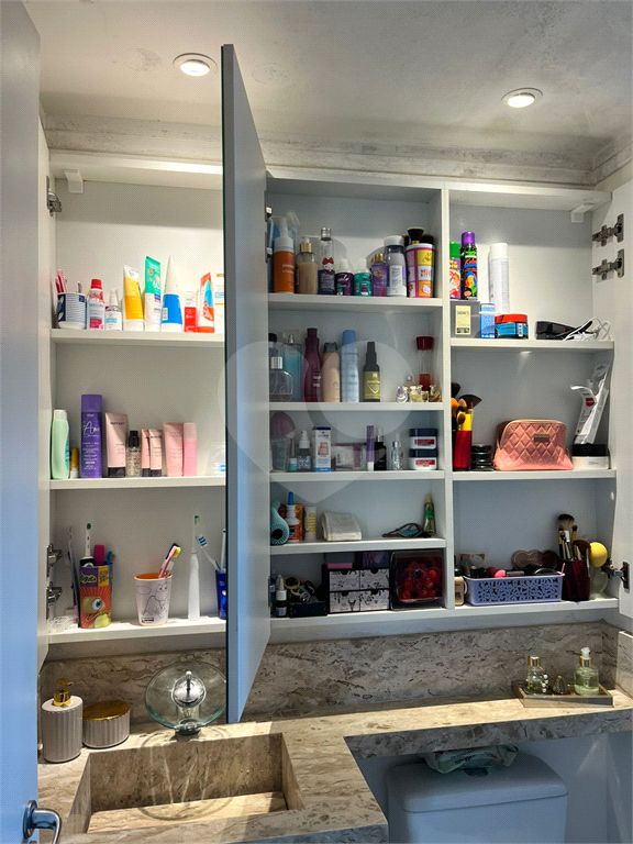 Vende-se Apartamento à venda na Avenida Mazzei, com 50m² -2 dormitórios, sacada  com 01 vaga de garagem.