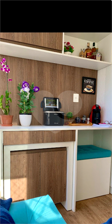 Vende-se Apartamento à venda na Avenida Mazzei, com 50m² -2 dormitórios, sacada  com 01 vaga de garagem.