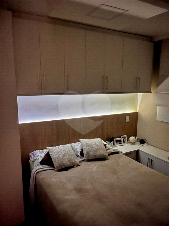 Vende-se Apartamento à venda na Avenida Mazzei, com 50m² -2 dormitórios, sacada  com 01 vaga de garagem.