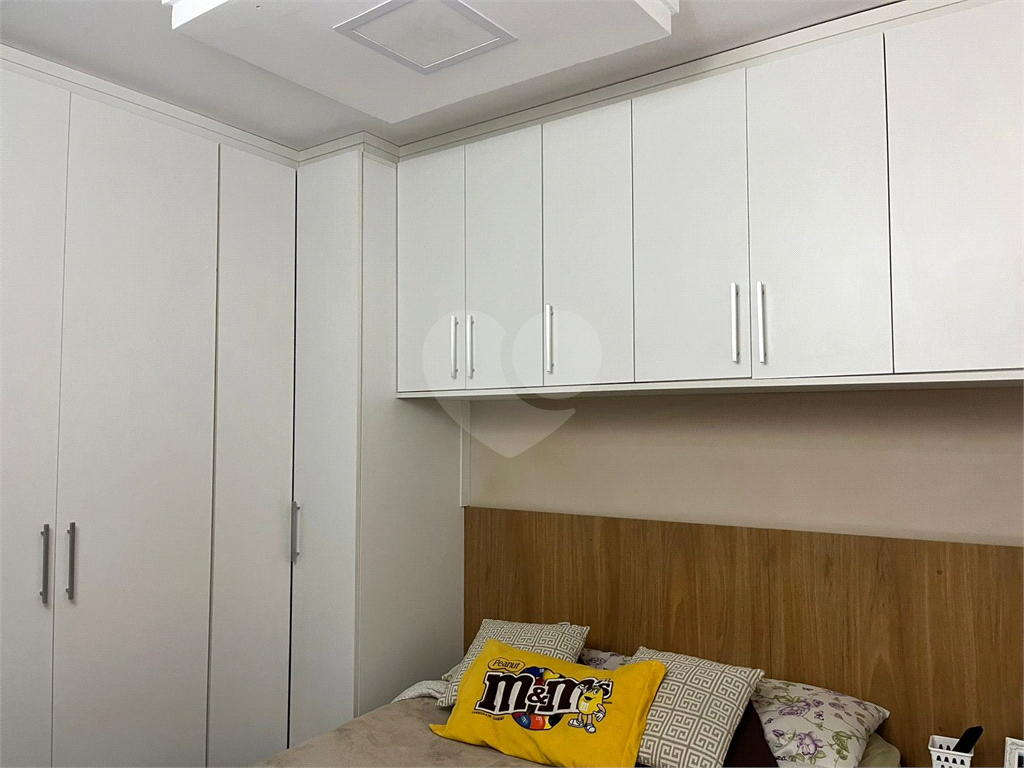 Vende-se Apartamento à venda na Avenida Mazzei, com 50m² -2 dormitórios, sacada  com 01 vaga de garagem.
