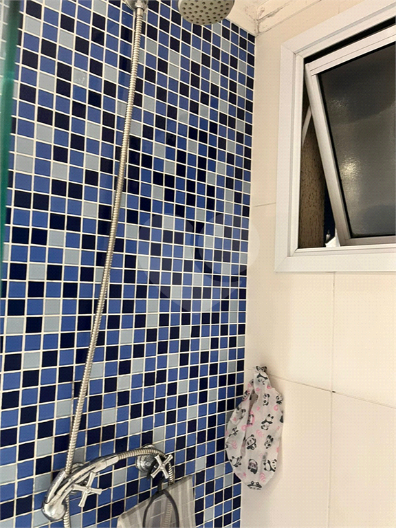 Vende-se Apartamento à venda na Avenida Mazzei, com 50m² -2 dormitórios, sacada  com 01 vaga de garagem.