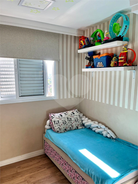 Vende-se Apartamento à venda na Avenida Mazzei, com 50m² -2 dormitórios, sacada  com 01 vaga de garagem.