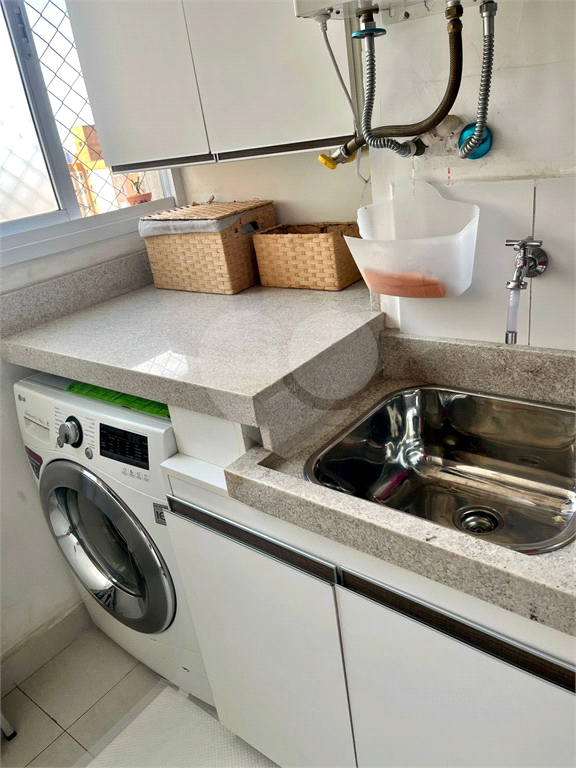 Vende-se Apartamento à venda na Avenida Mazzei, com 50m² -2 dormitórios, sacada  com 01 vaga de garagem.