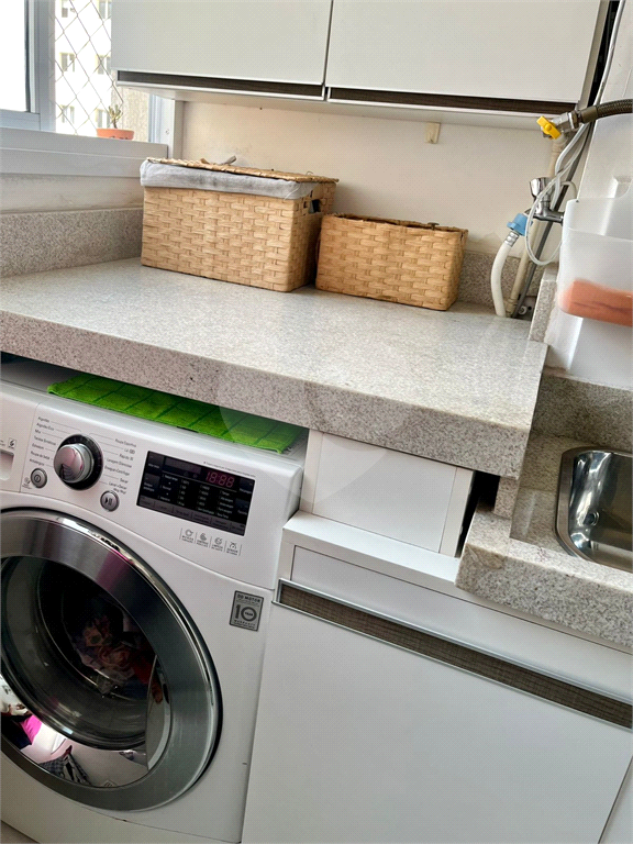 Vende-se Apartamento à venda na Avenida Mazzei, com 50m² -2 dormitórios, sacada  com 01 vaga de garagem.