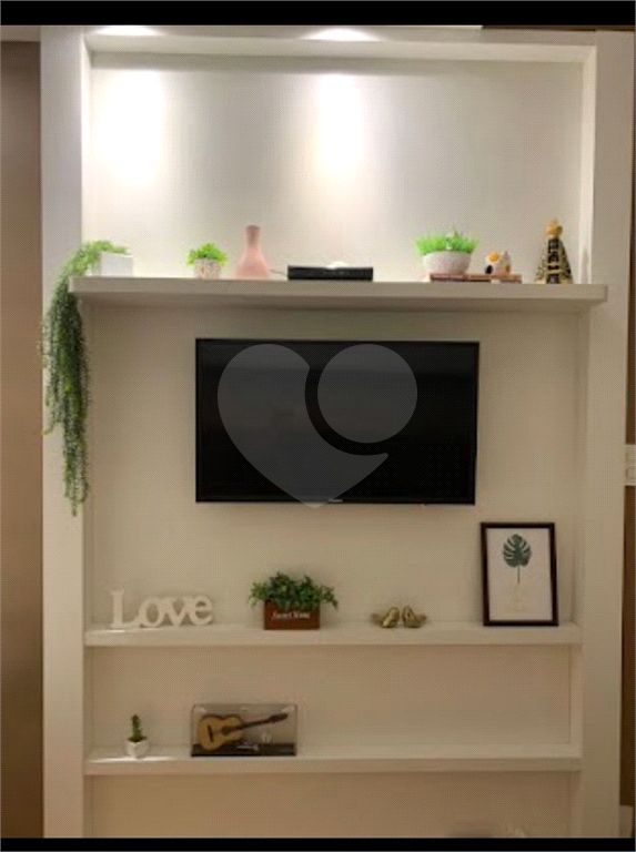 Vende-se Apartamento à venda na Avenida Mazzei, com 50m² -2 dormitórios, sacada  com 01 vaga de garagem.