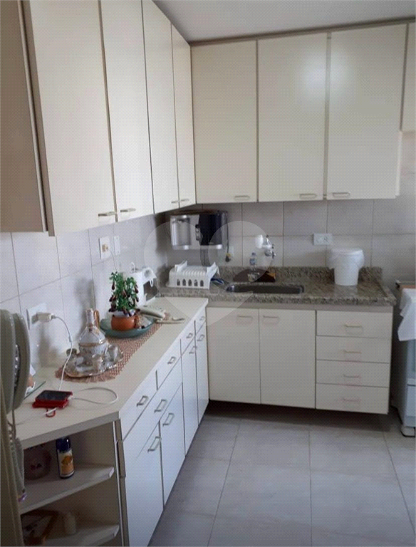 AMPLO APARTAMENTO COM 3 QUARTOS NA RUA COPACABANA EM SANTA TERESINHA