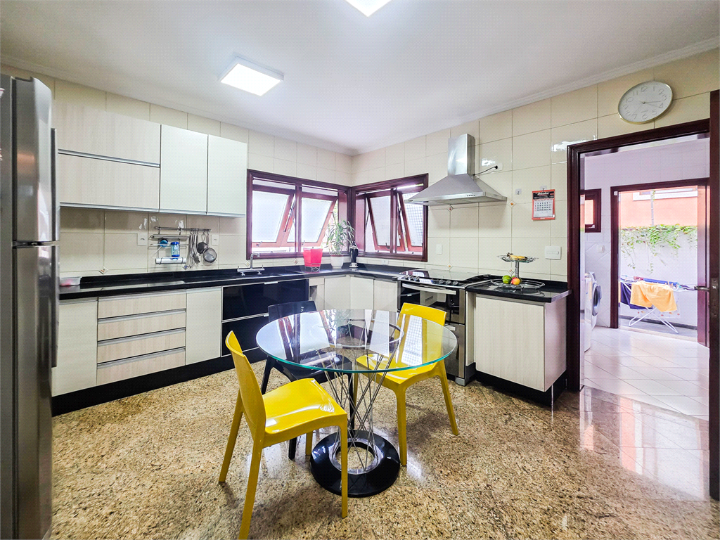 Casa - City América - 5 Quartos - 4 Vagas - Venda /  Compra