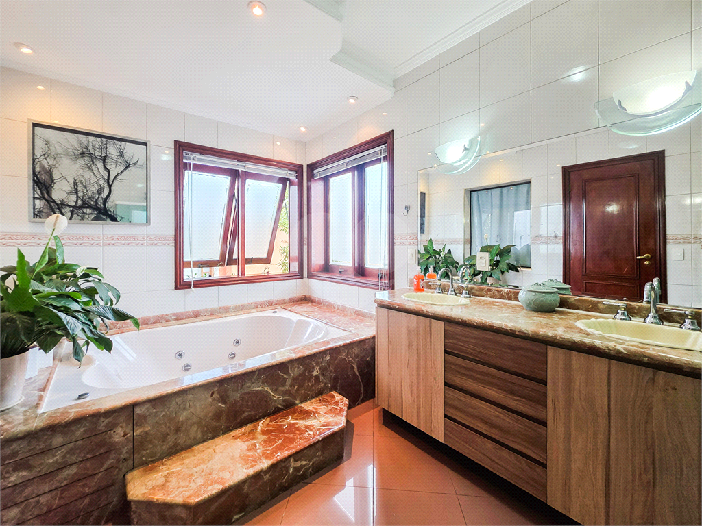 Casa - City América - 5 Quartos - 4 Vagas - Venda /  Compra