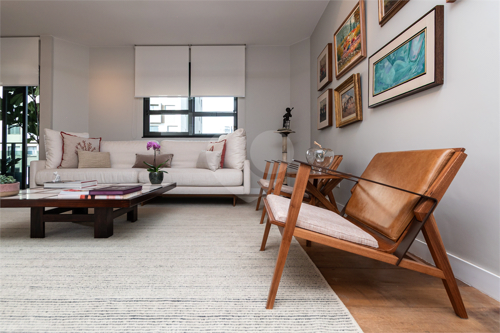 APARTAMENTO em PINHEIROS