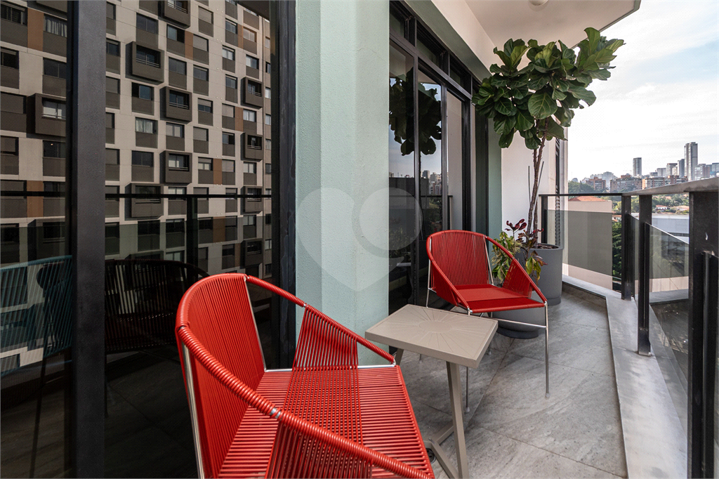 APARTAMENTO em PINHEIROS