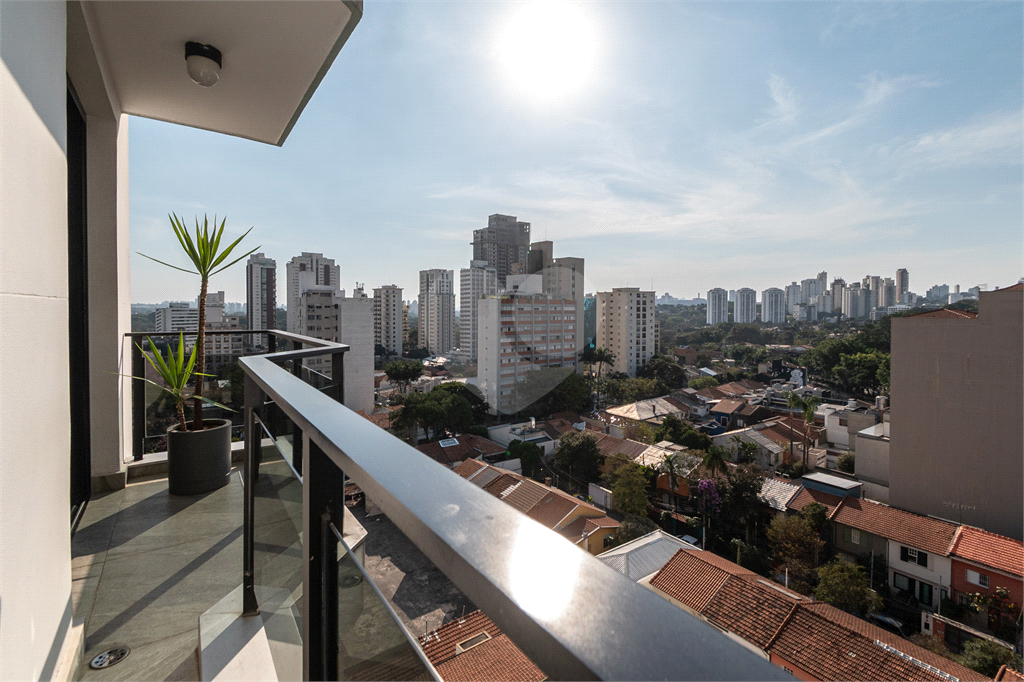 APARTAMENTO em PINHEIROS