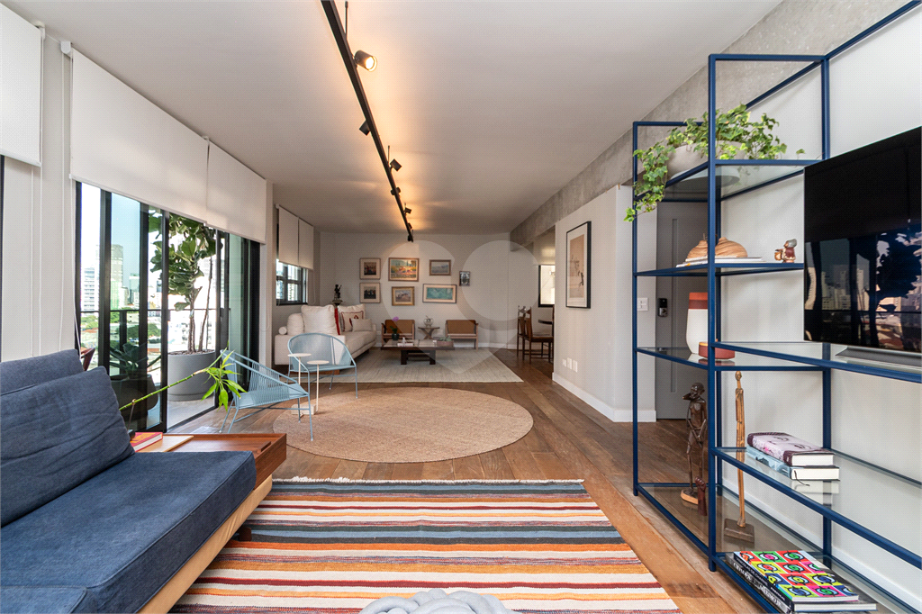 APARTAMENTO em PINHEIROS