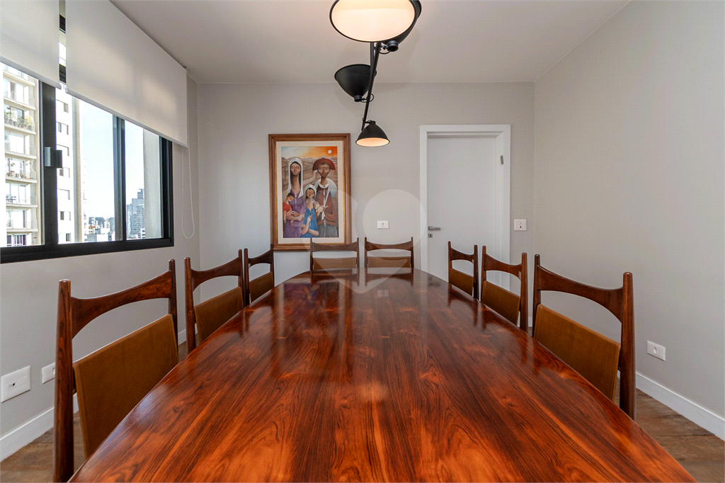 APARTAMENTO em PINHEIROS