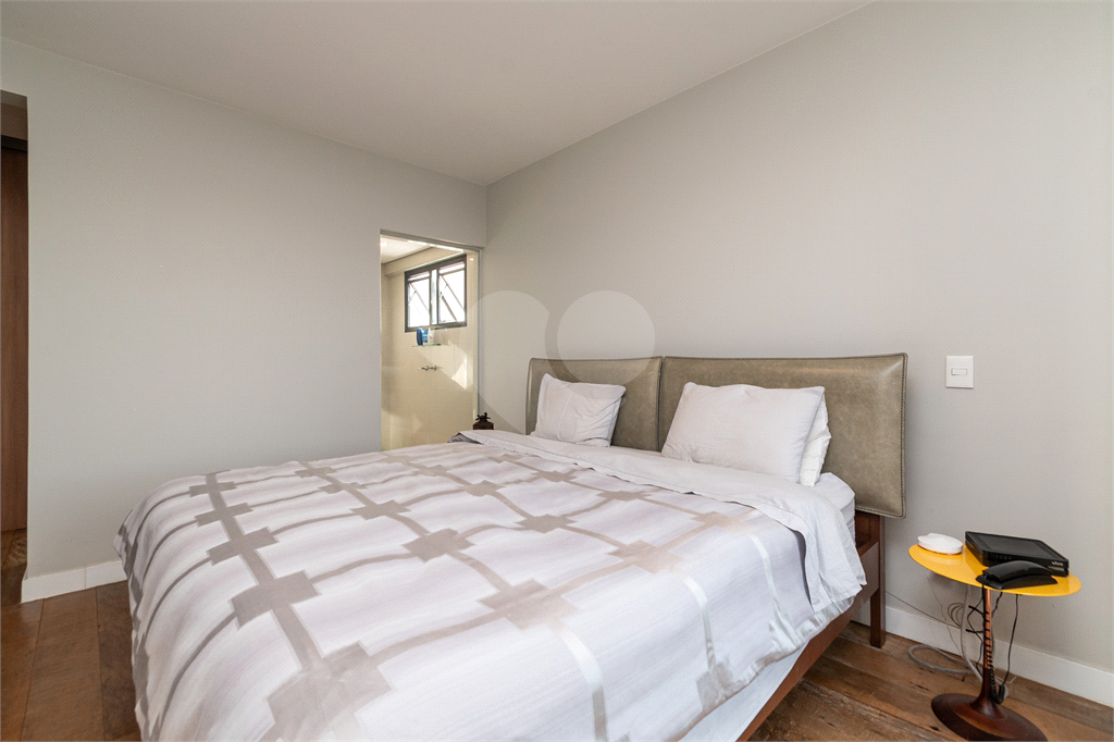 APARTAMENTO em PINHEIROS