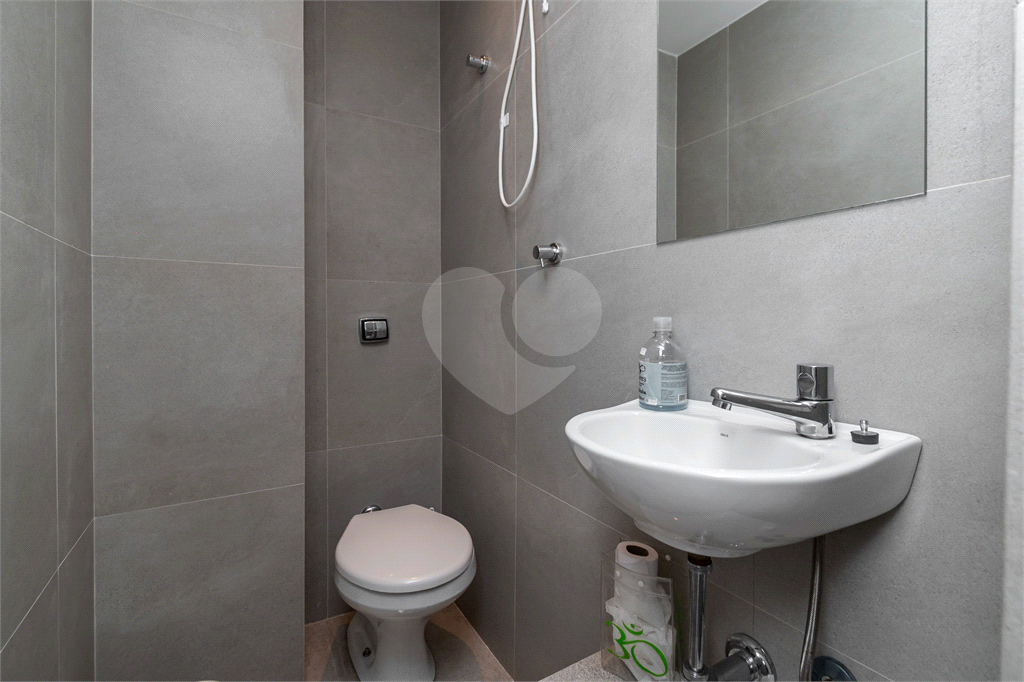 APARTAMENTO em PINHEIROS