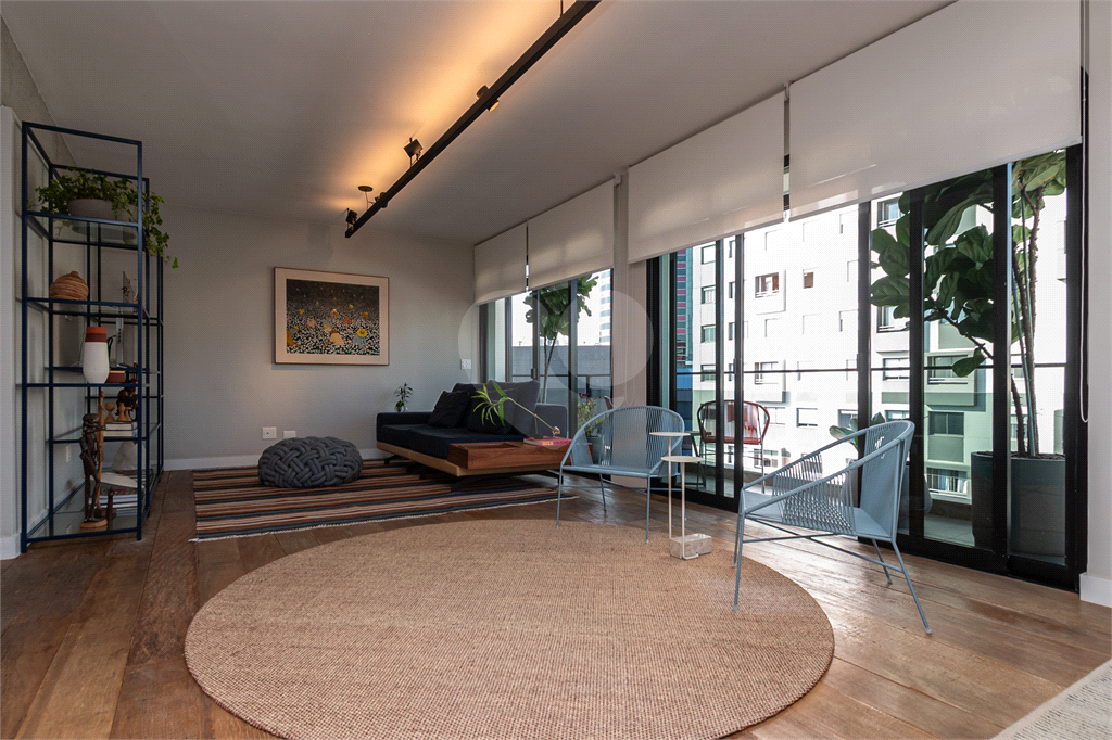 APARTAMENTO em PINHEIROS