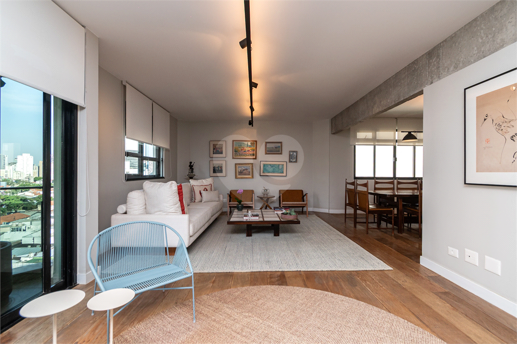 APARTAMENTO em PINHEIROS