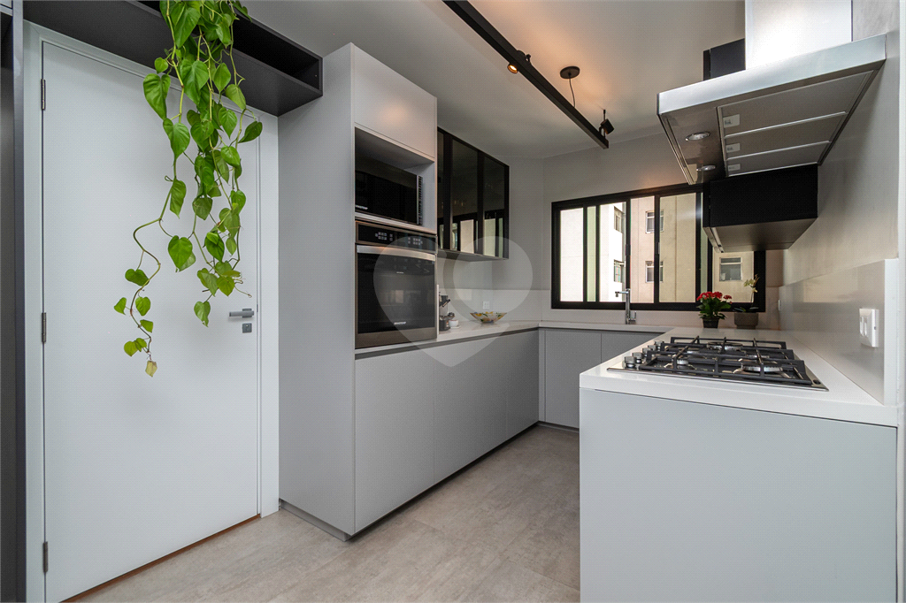 APARTAMENTO em PINHEIROS