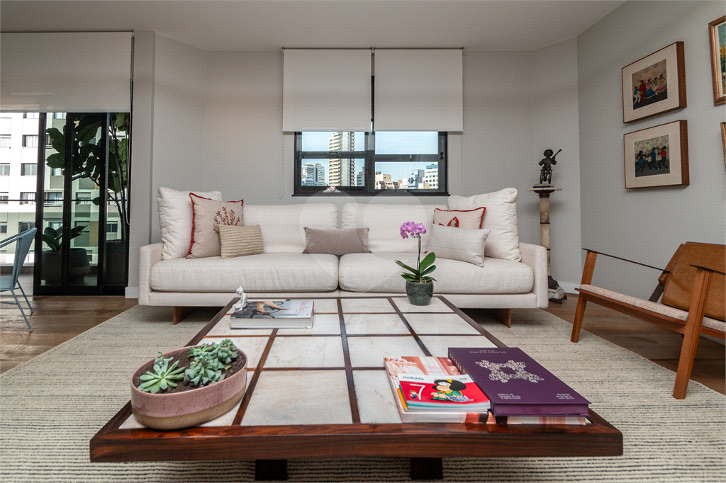 APARTAMENTO em PINHEIROS