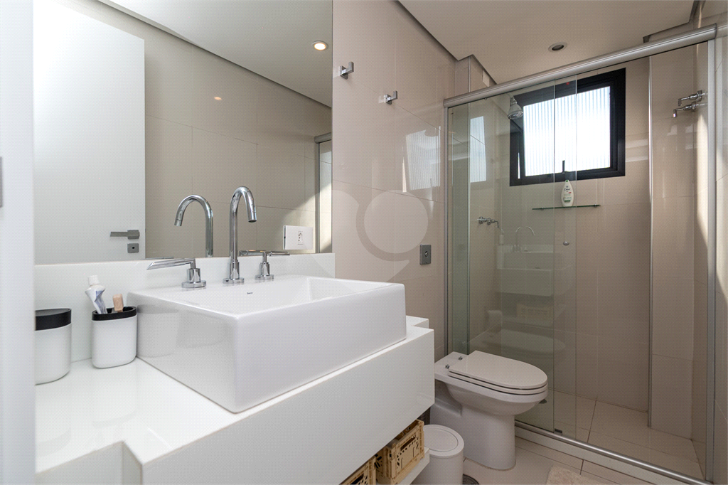 APARTAMENTO em PINHEIROS