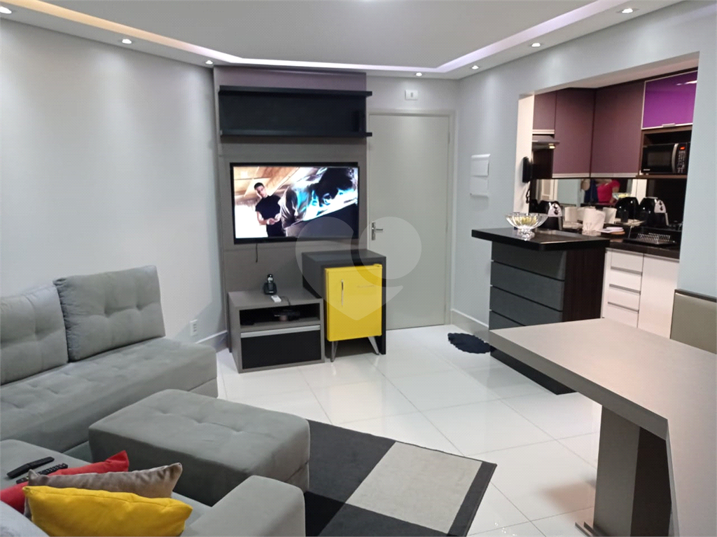 Apartamento à venda com 2 quartos, 48m² - Foto 2