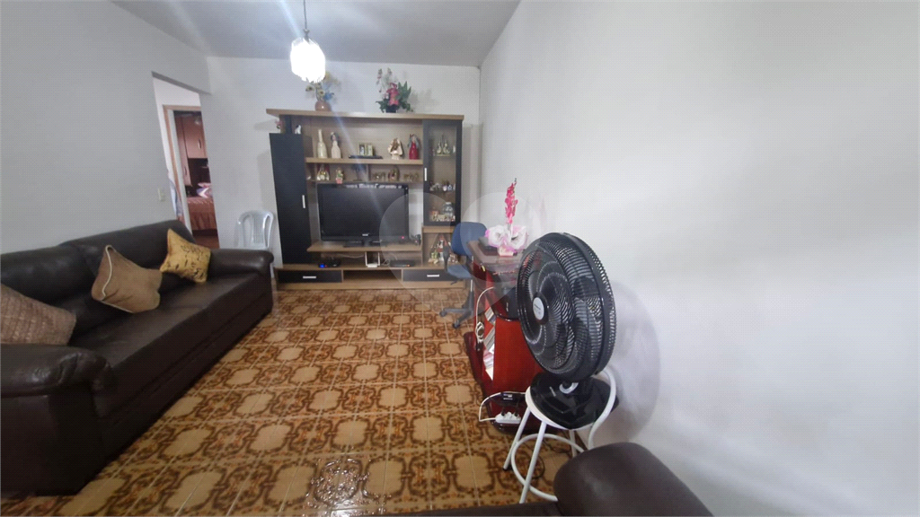  Casa Assobradada de Esquina a Venda | 3 dorm ( 1 suite ) 250 m² | 1 Vaga em Iterlagos