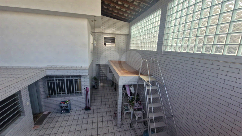  Casa Assobradada de Esquina a Venda | 3 dorm ( 1 suite ) 250 m² | 1 Vaga em Iterlagos
