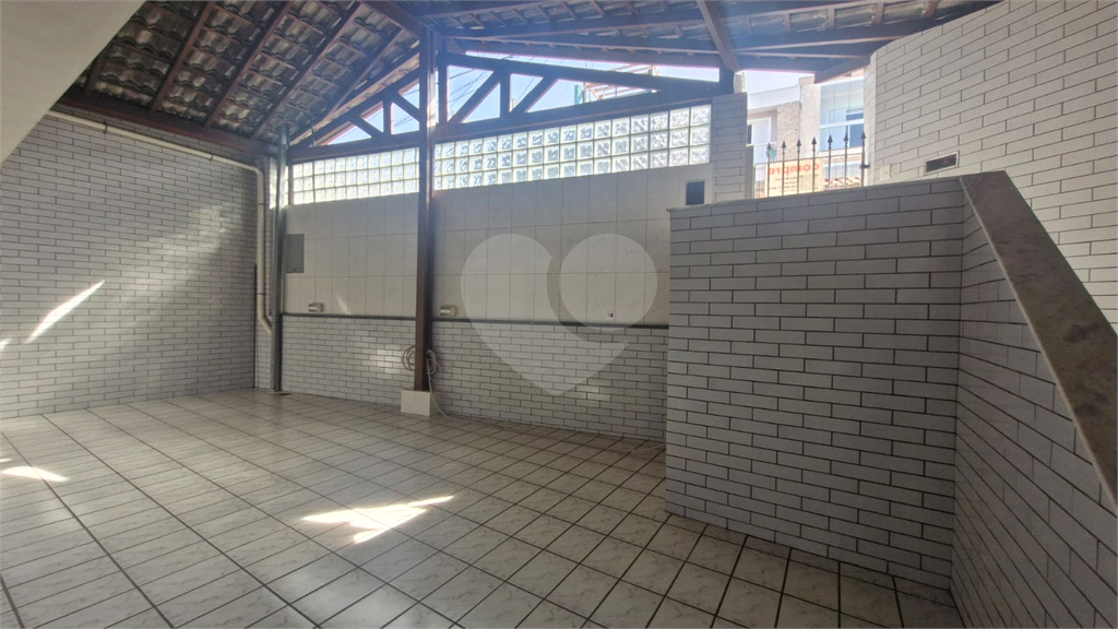  Casa Assobradada de Esquina a Venda | 3 dorm ( 1 suite ) 250 m² | 1 Vaga em Iterlagos