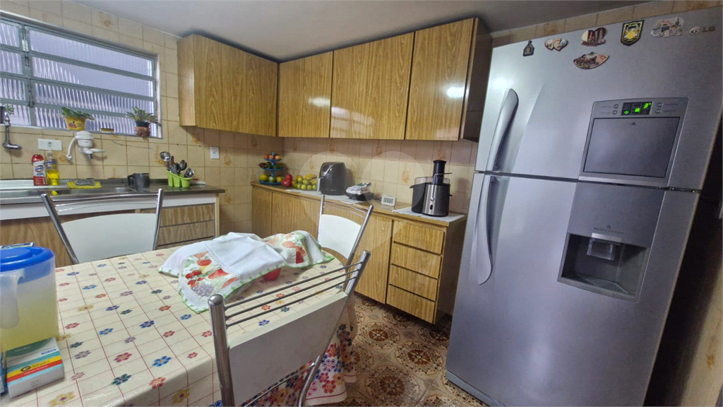  Casa Assobradada de Esquina a Venda | 3 dorm ( 1 suite ) 250 m² | 1 Vaga em Iterlagos