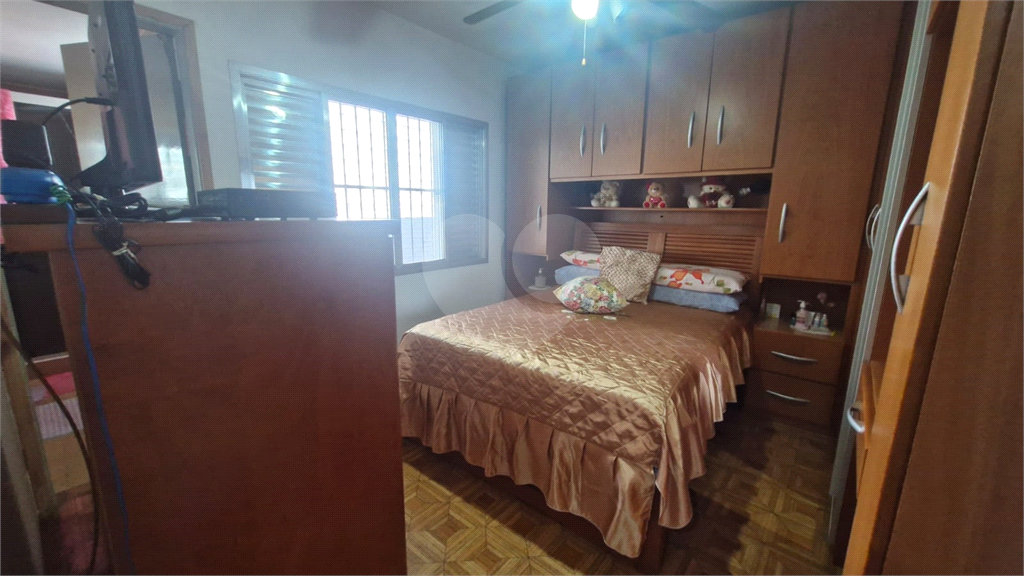  Casa Assobradada de Esquina a Venda | 3 dorm ( 1 suite ) 250 m² | 1 Vaga em Iterlagos