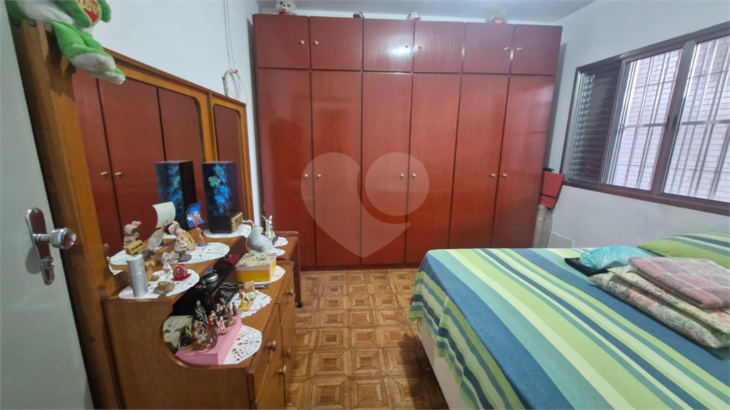  Casa Assobradada de Esquina a Venda | 3 dorm ( 1 suite ) 250 m² | 1 Vaga em Iterlagos