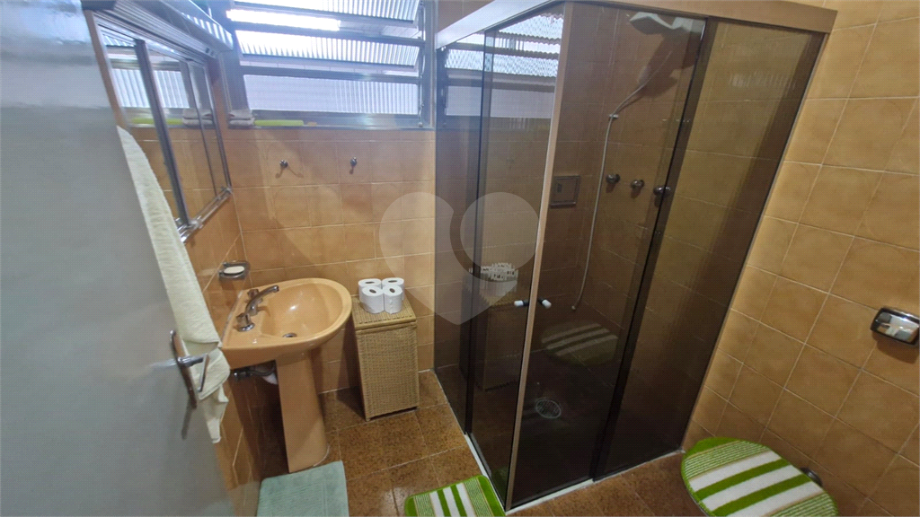  Casa Assobradada de Esquina a Venda | 3 dorm ( 1 suite ) 250 m² | 1 Vaga em Iterlagos