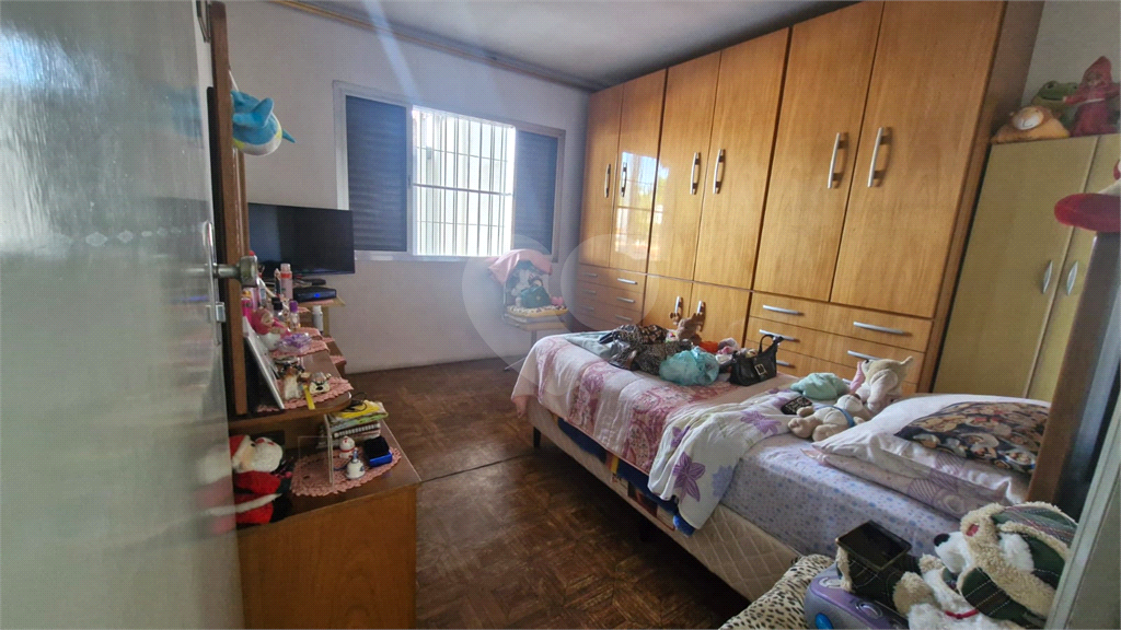  Casa Assobradada de Esquina a Venda | 3 dorm ( 1 suite ) 250 m² | 1 Vaga em Iterlagos