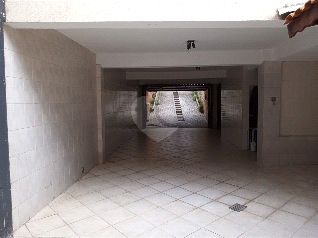 Ótima Casa Próximo ao Horto, com 03 Dormitórios, sendo 01 suíte, Quintal e 03 vagas de garagem