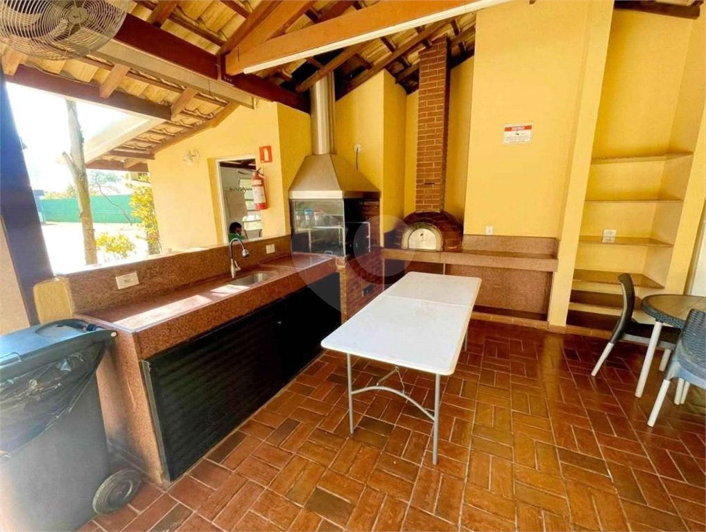 Sobrado 3 Domitórios e (uma suíte) - 192m² - 2 Vagas cobertas - Tamboré 6 - Alphaville