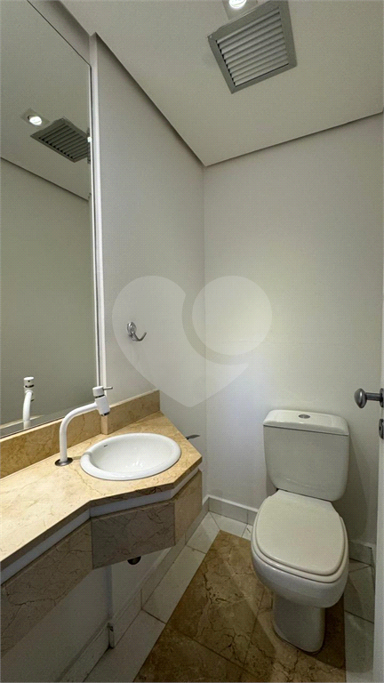 Sobrado 3 Domitórios e (uma suíte) - 192m² - 2 Vagas cobertas - Tamboré 6 - Alphaville