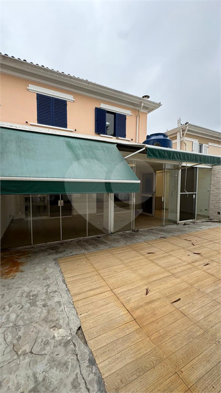 Sobrado 3 Domitórios e (uma suíte) - 192m² - 2 Vagas cobertas - Tamboré 6 - Alphaville