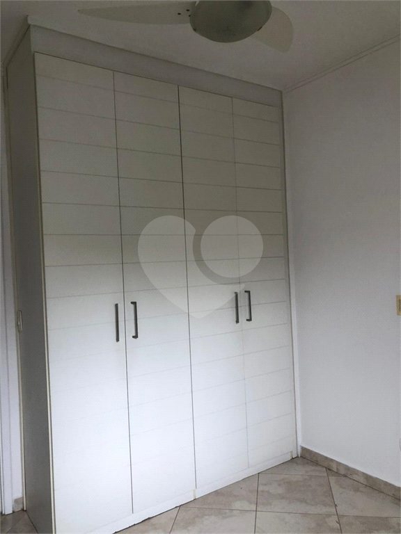 Sobrado 3 Domitórios e (uma suíte) - 192m² - 2 Vagas cobertas - Tamboré 6 - Alphaville