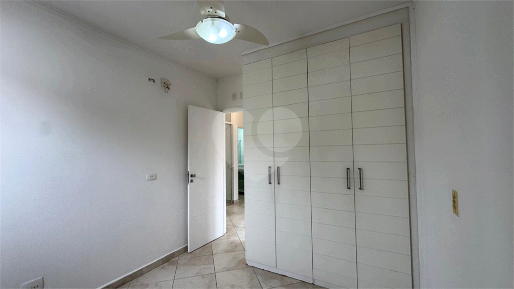 Sobrado 3 Domitórios e (uma suíte) - 192m² - 2 Vagas cobertas - Tamboré 6 - Alphaville