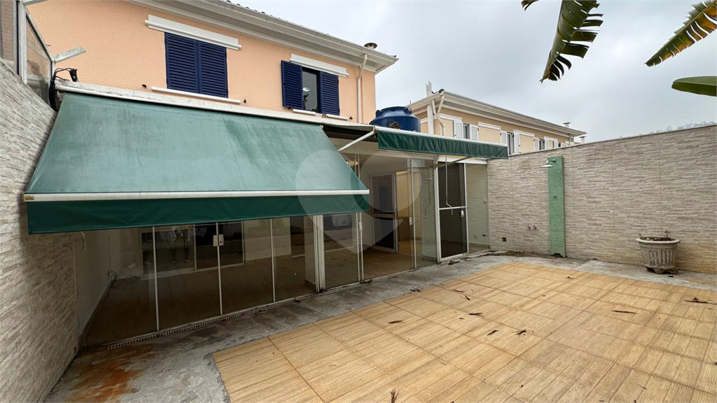 Sobrado 3 Domitórios e (uma suíte) - 192m² - 2 Vagas cobertas - Tamboré 6 - Alphaville