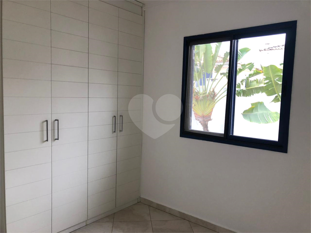 Sobrado 3 Domitórios e (uma suíte) - 192m² - 2 Vagas cobertas - Tamboré 6 - Alphaville