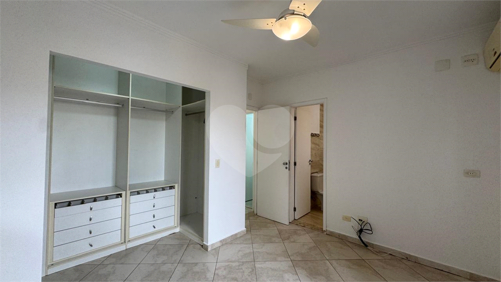 Sobrado 3 Domitórios e (uma suíte) - 192m² - 2 Vagas cobertas - Tamboré 6 - Alphaville