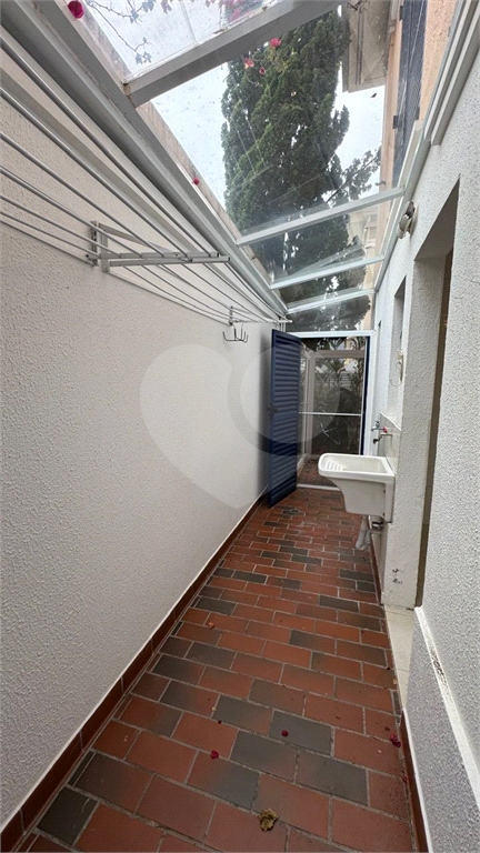 Sobrado 3 Domitórios e (uma suíte) - 192m² - 2 Vagas cobertas - Tamboré 6 - Alphaville