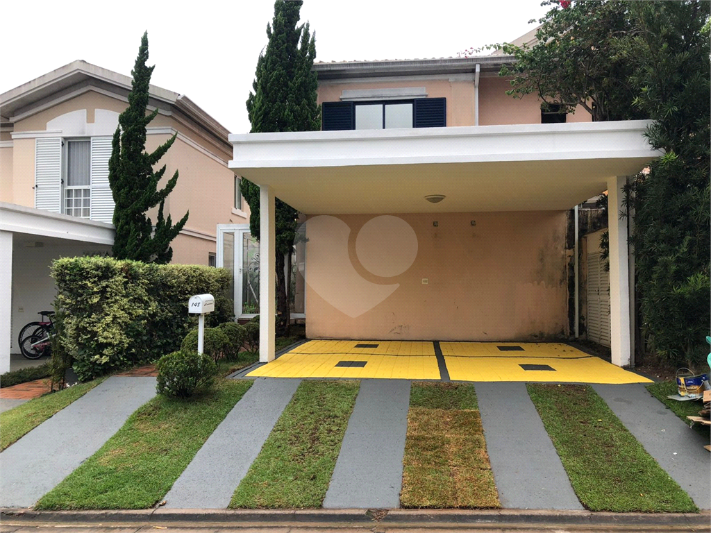 Sobrado 3 Domitórios e (uma suíte) - 192m² - 2 Vagas cobertas - Tamboré 6 - Alphaville