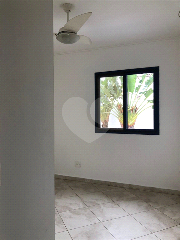 Sobrado 3 Domitórios e (uma suíte) - 192m² - 2 Vagas cobertas - Tamboré 6 - Alphaville