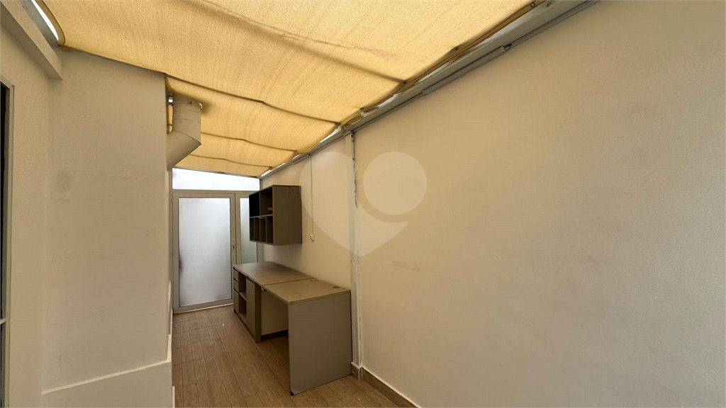 Sobrado 3 Domitórios e (uma suíte) - 192m² - 2 Vagas cobertas - Tamboré 6 - Alphaville